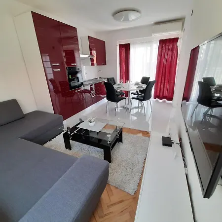 Guest house Maestral