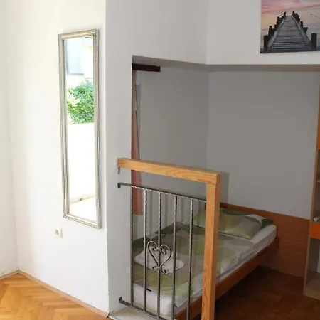 Maestral Guest house