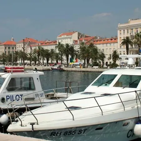 Maestral Split