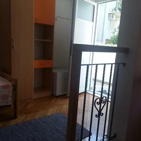 Guest house Maestral